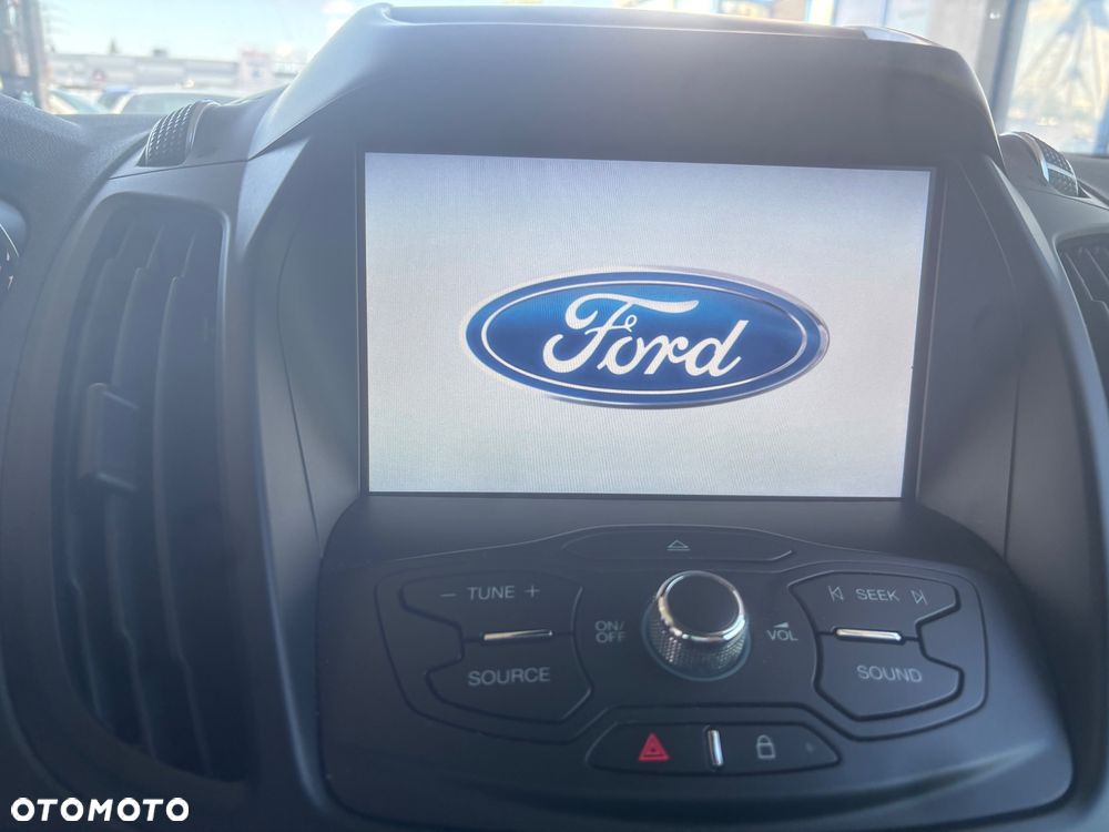 Ford Kuga 1.5 EcoBoost 2x4 Titanium - 4