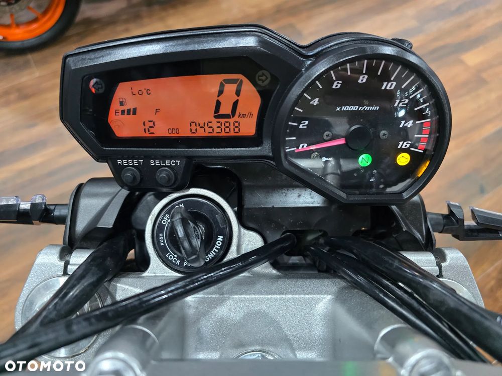 Yamaha FZ6 - 16