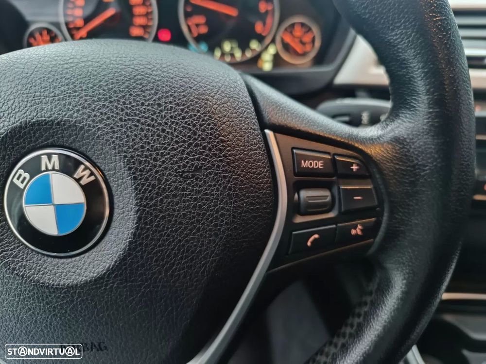 BMW 318 d Line Sport - 26