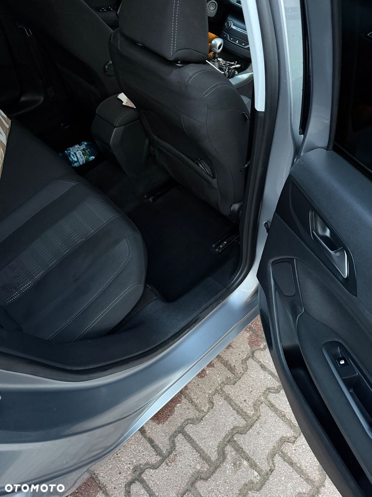 Peugeot 308 1.6 BlueHDi Allure S&S - 9