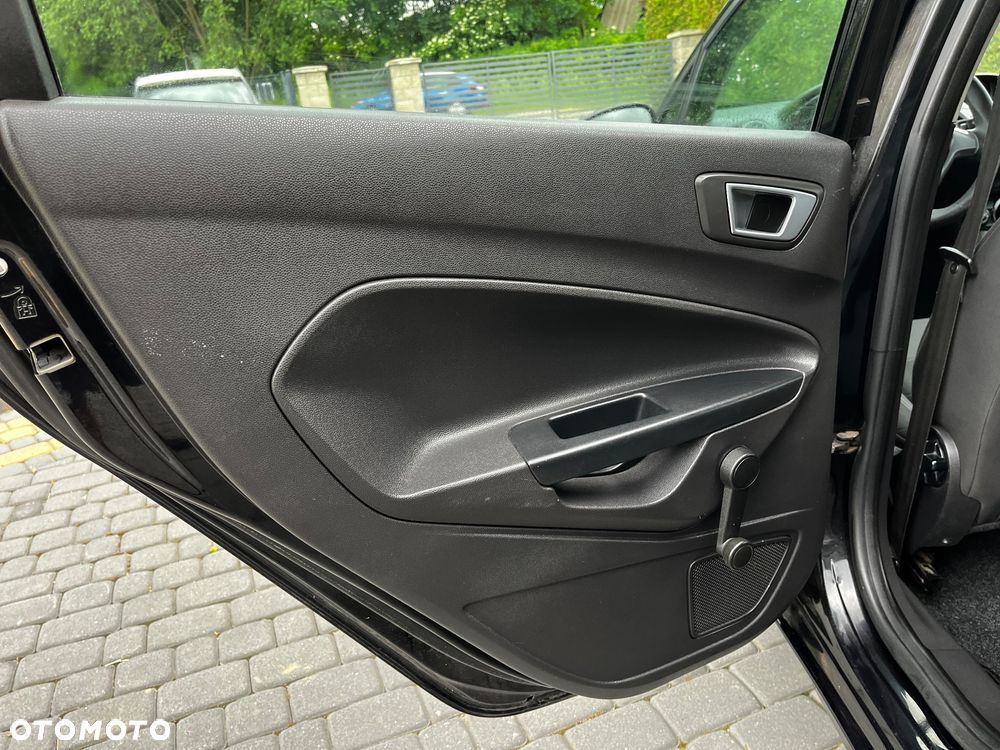 Ford Fiesta 1.6 TDCi DPF Titanium - 15