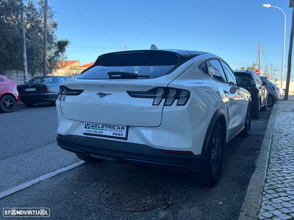 Ford Mustang Mach-E - 12