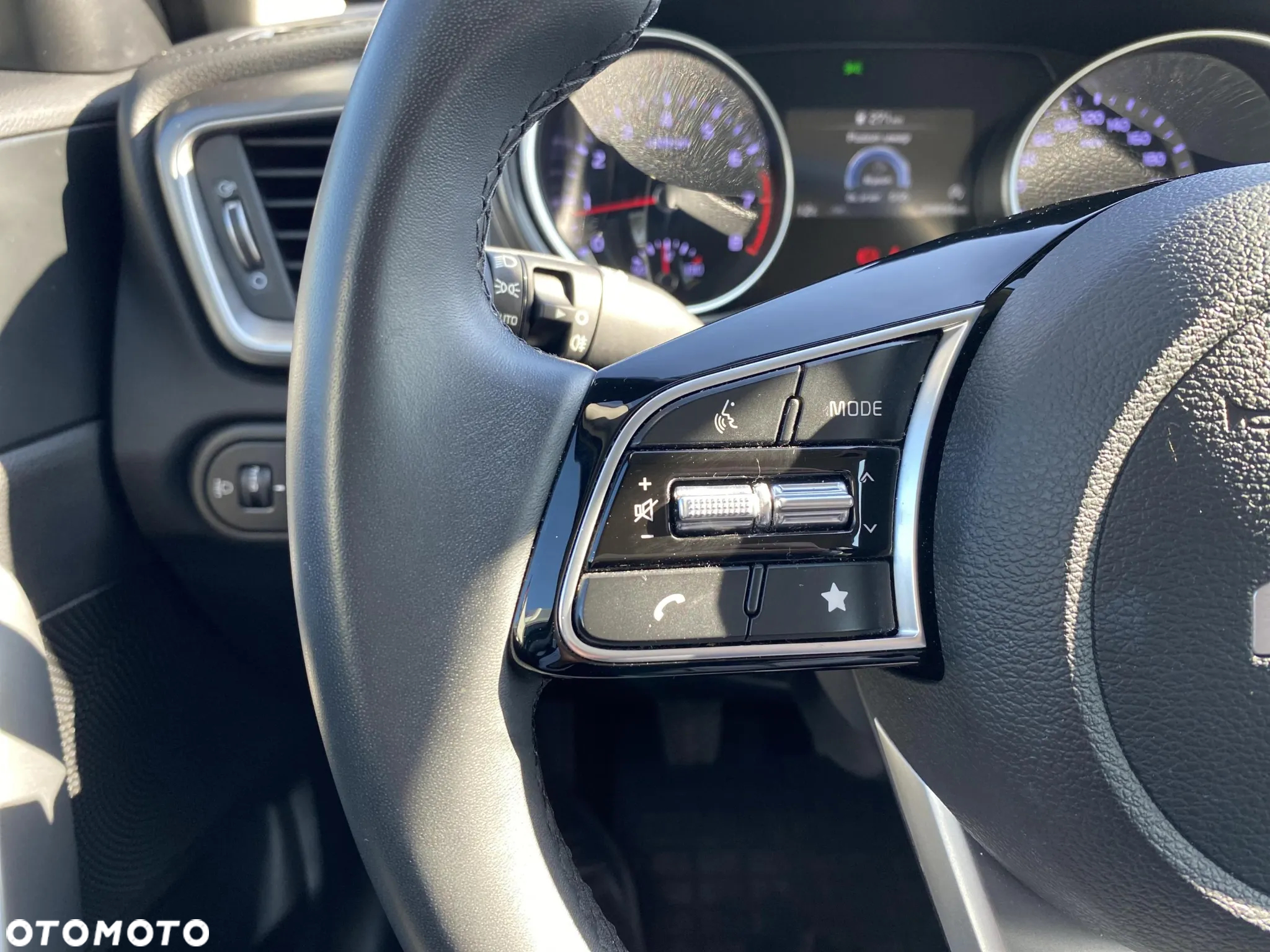 Kia Ceed 1.5 T-GDI M - 21