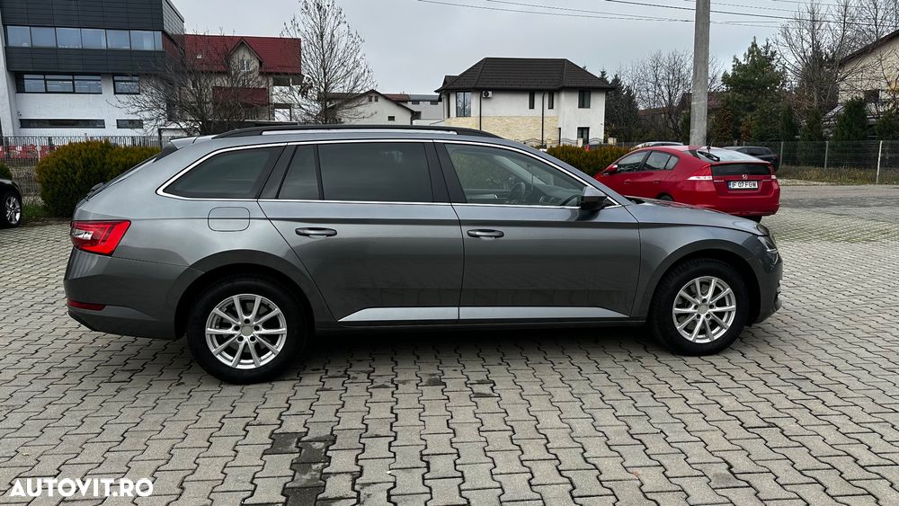 Skoda Superb Combi 2.0 TDI DSG Premium Edition - 12