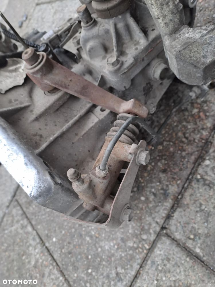 Toyota Yaris II 1.0 VVTi skrzynia biegów 20TT04 - 14