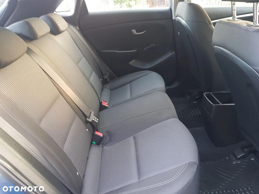 Hyundai i30 blue 1.4 Classic - 21