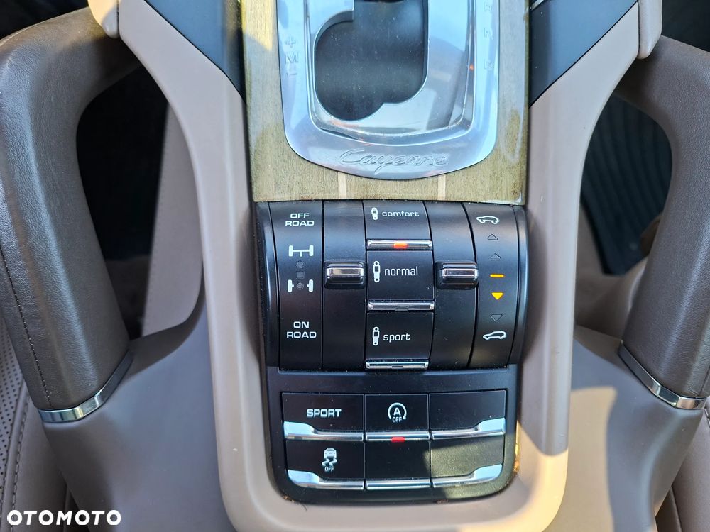 Porsche Cayenne Turbo Tiptronic S - 14