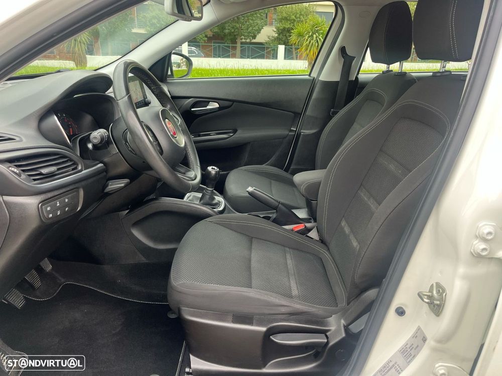 Fiat Tipo Station Wagon 1.3 M-Jet Lounge - 25