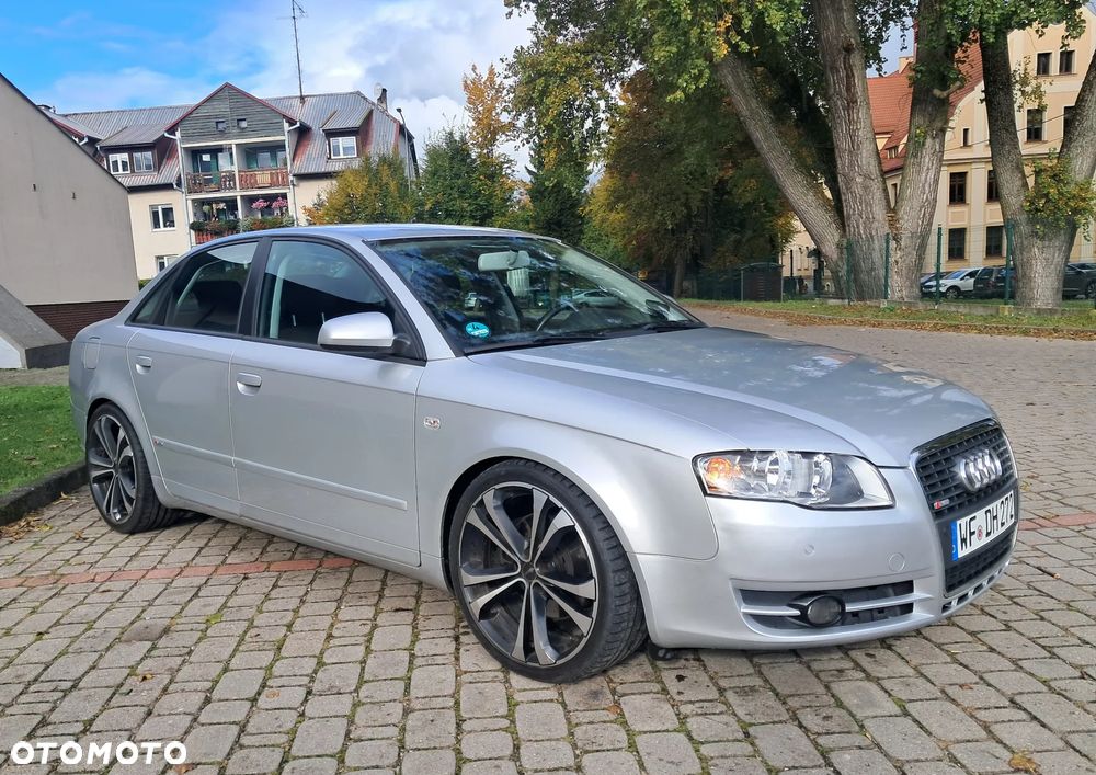 Audi A4 - 1