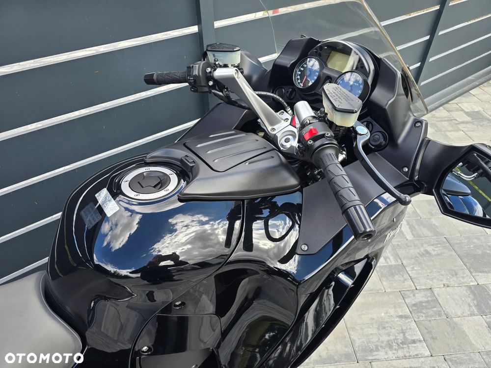 Kawasaki GTR - 9