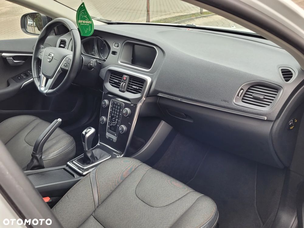 Volvo V40 Cross Country D2 Momentum - 33