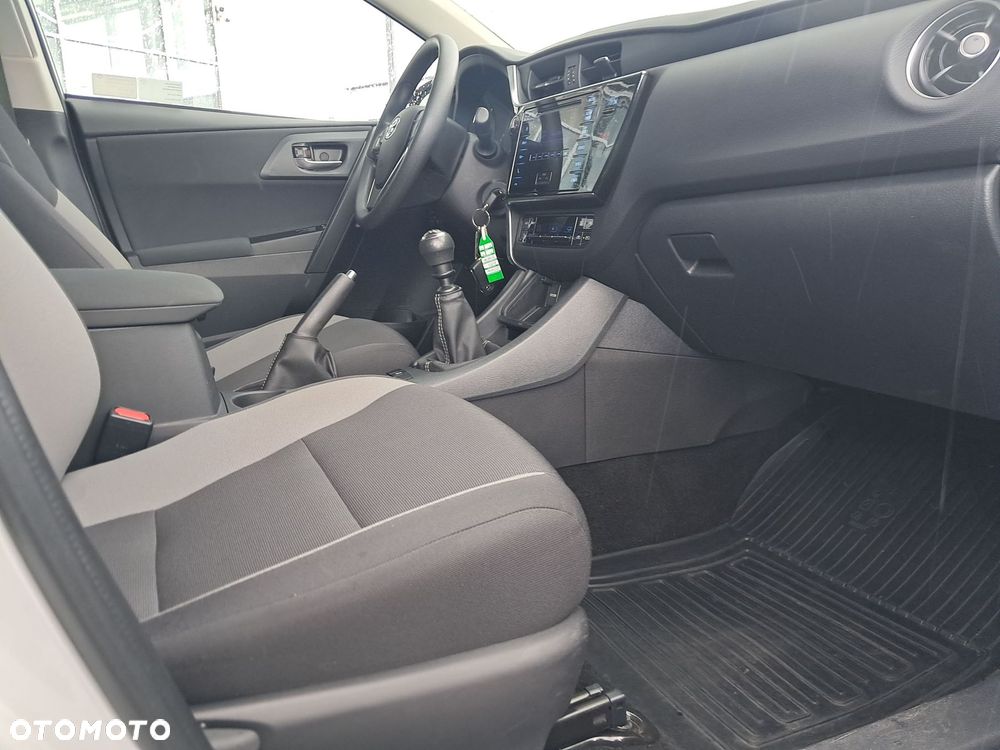 Toyota Auris 1.33 VVT-i Active - 28