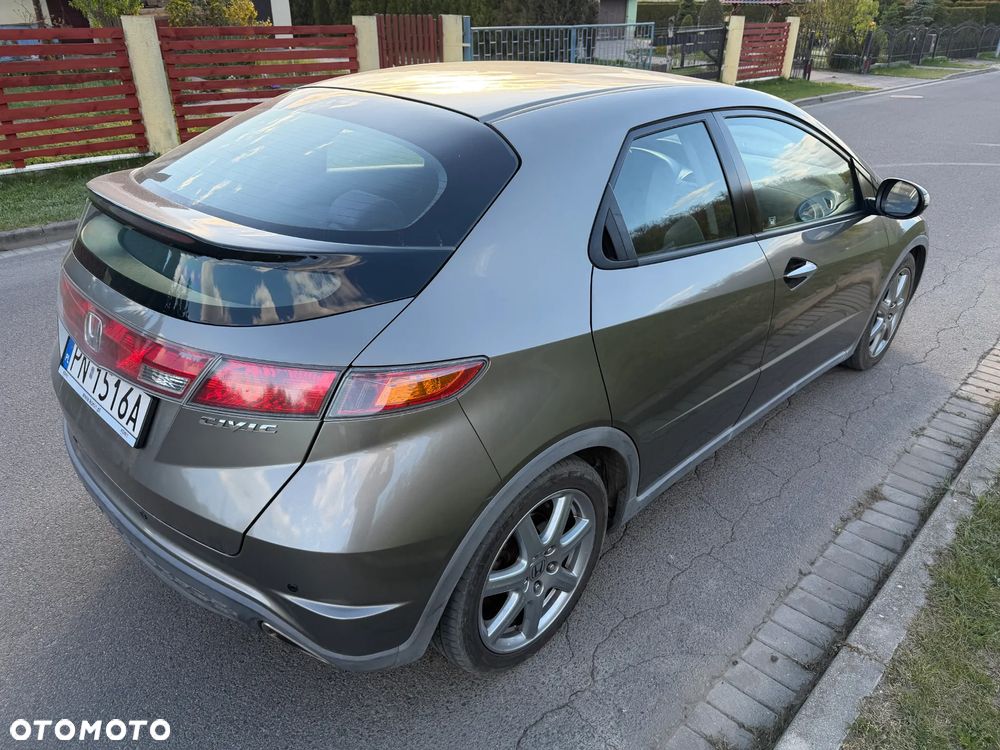Honda Civic 1.8i-VTEC 50 Jahre Edition - 17