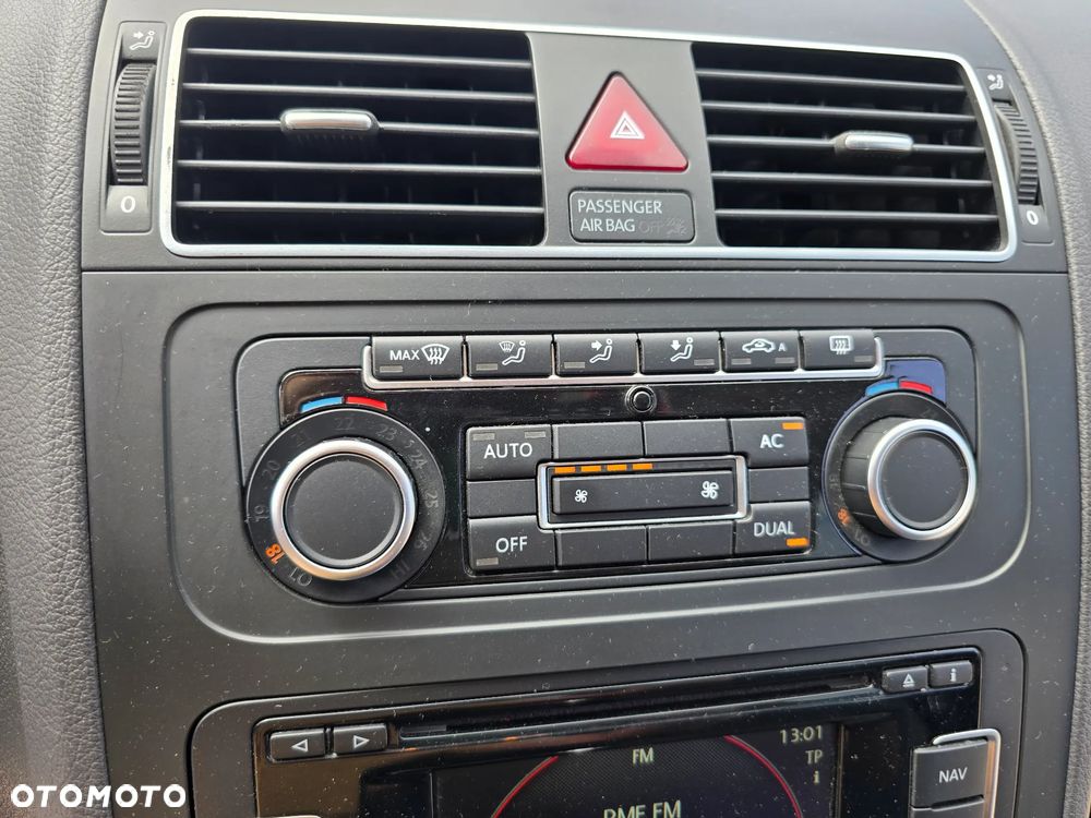 Volkswagen Touran - 30