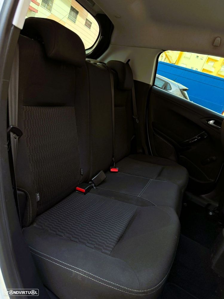 Peugeot 208 1.6 BlueHDi Style - 20