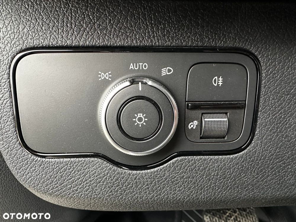 Mercedes-Benz Sprinter - 12