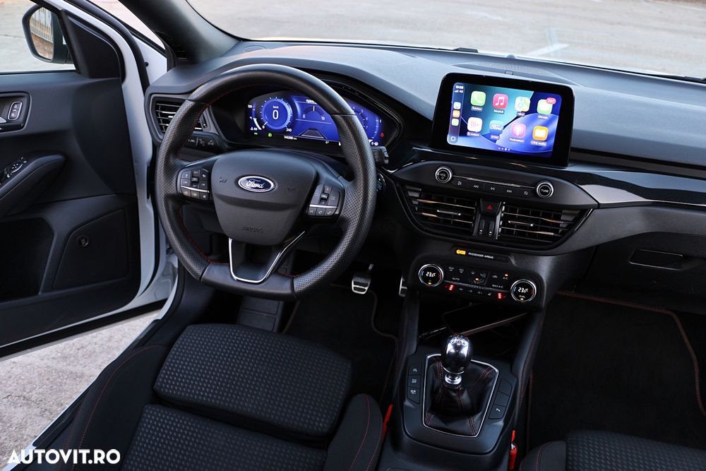 Ford Focus 1.0 EcoBoost Hybrid ST-LINE DESIGN - 24