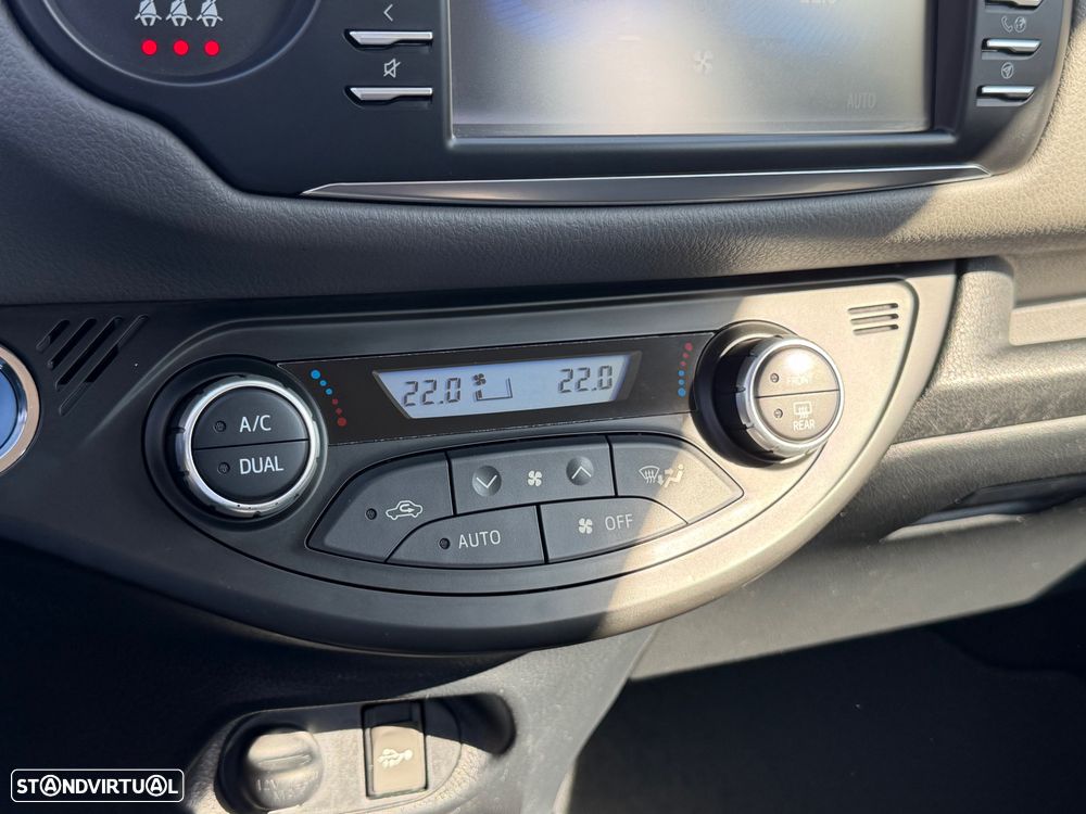 Toyota Yaris 1.5 HSD Comfort+P.Style - 31