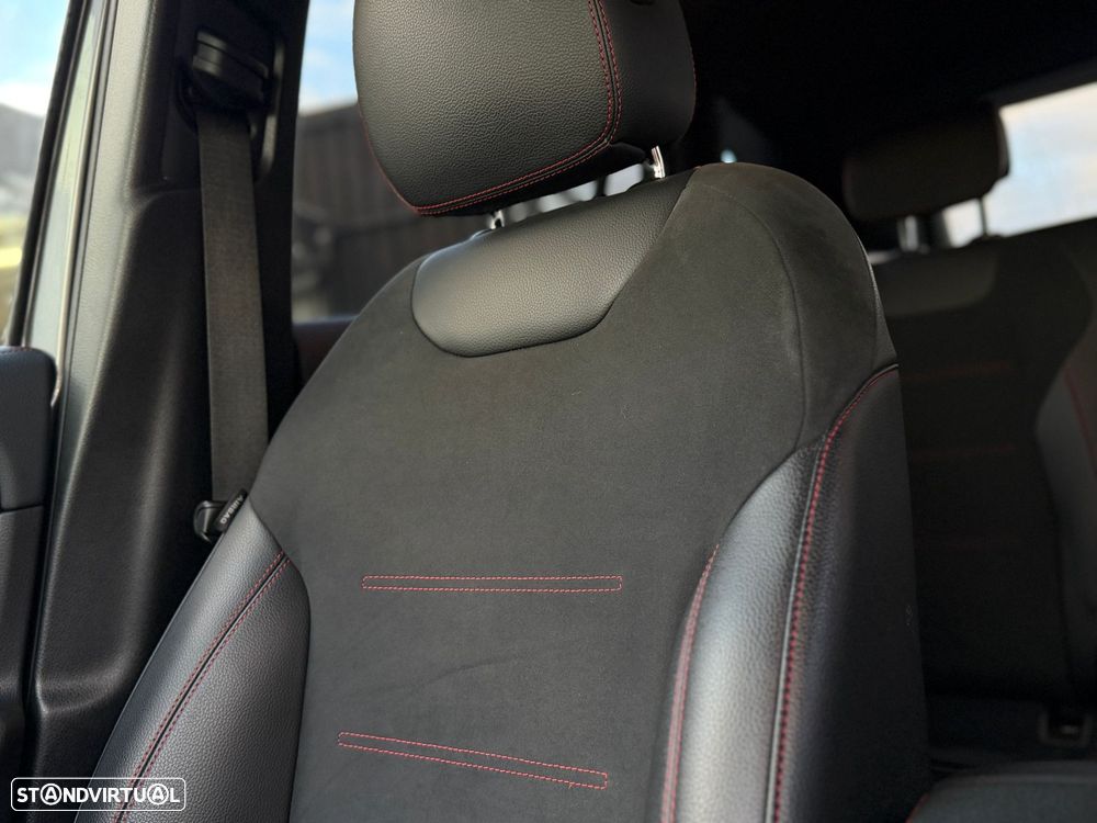 Mercedes-Benz GLA 200 d AMG Line - 14