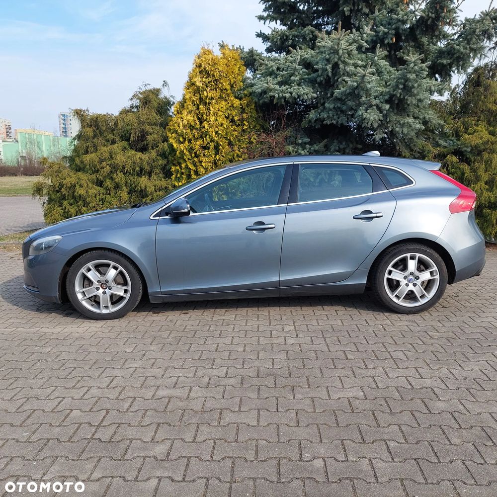 Volvo V40 D4 Momentum - 3