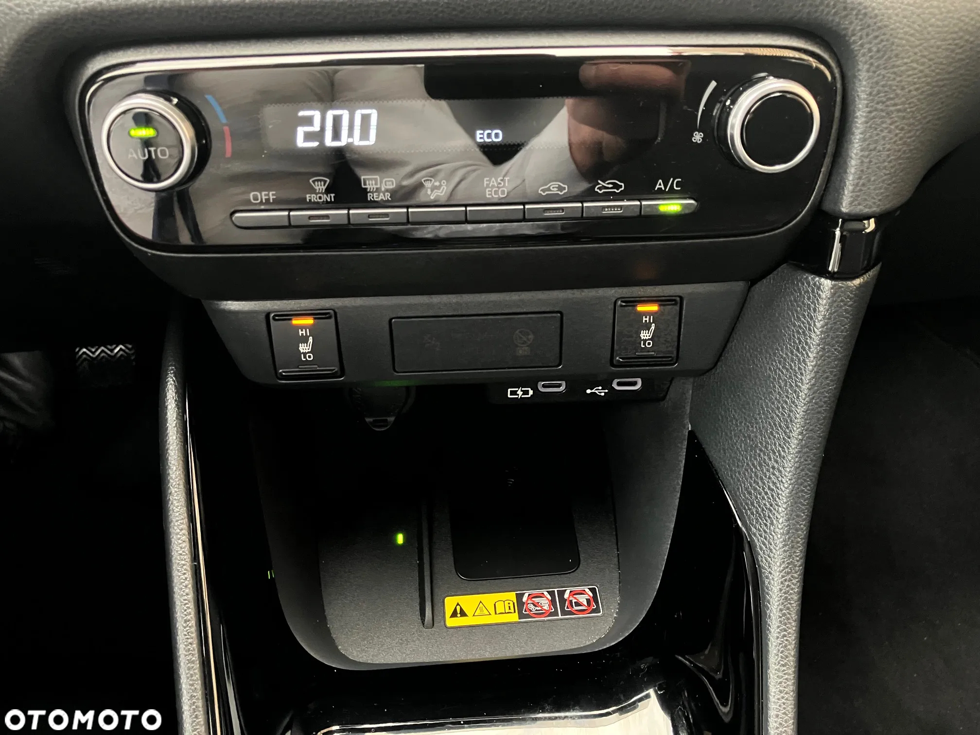 Toyota Yaris Hybrid 1.5 Style - 28