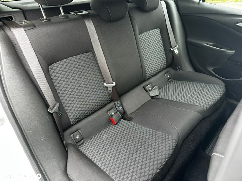 Opel Astra V 1.2 T Edition S&S - 26