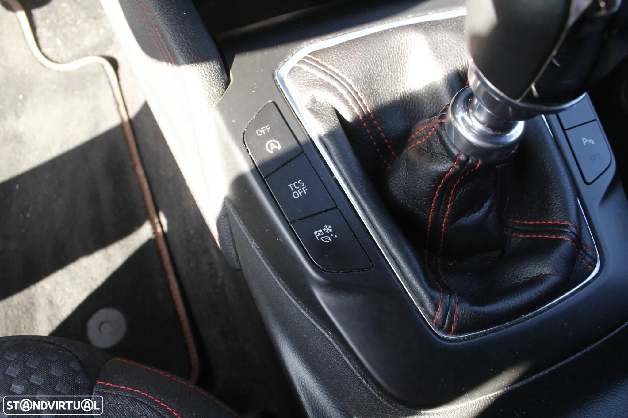 Ford Focus 1.0 EcoBoost MHEV ST-Line - 27