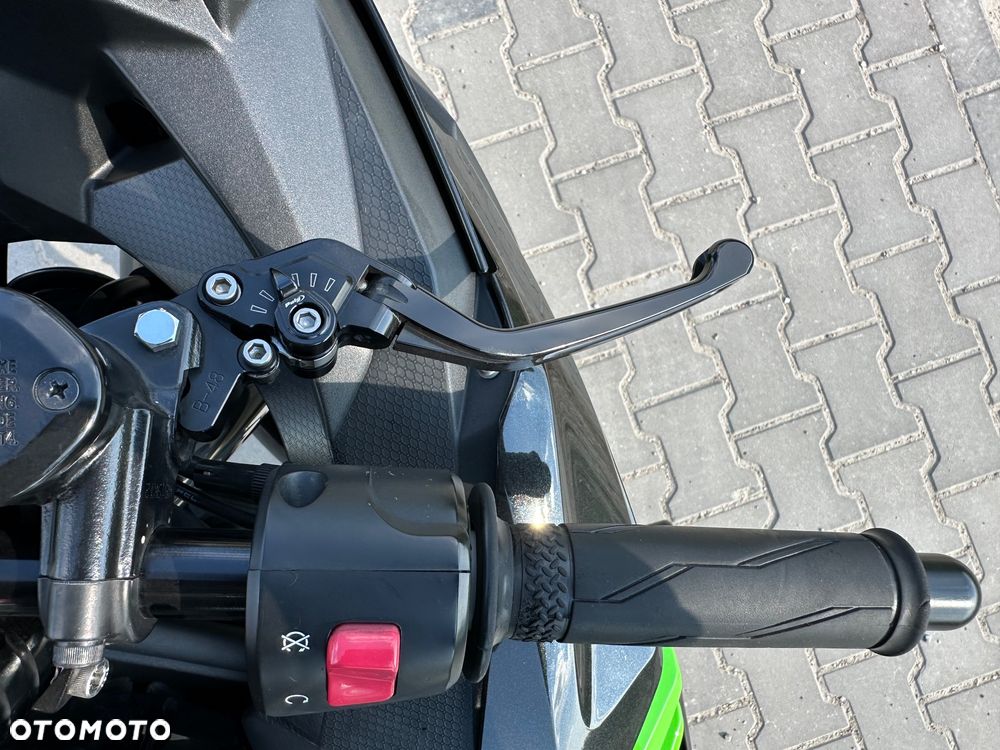 Kawasaki Ninja 400 - 11