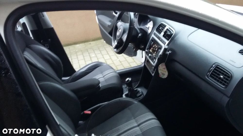 Volkswagen Polo 1.6 TDI DPF BlueMot Highline - 8