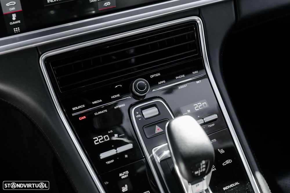Porsche Panamera Sport Turismo 4 E-Hybrid - 17