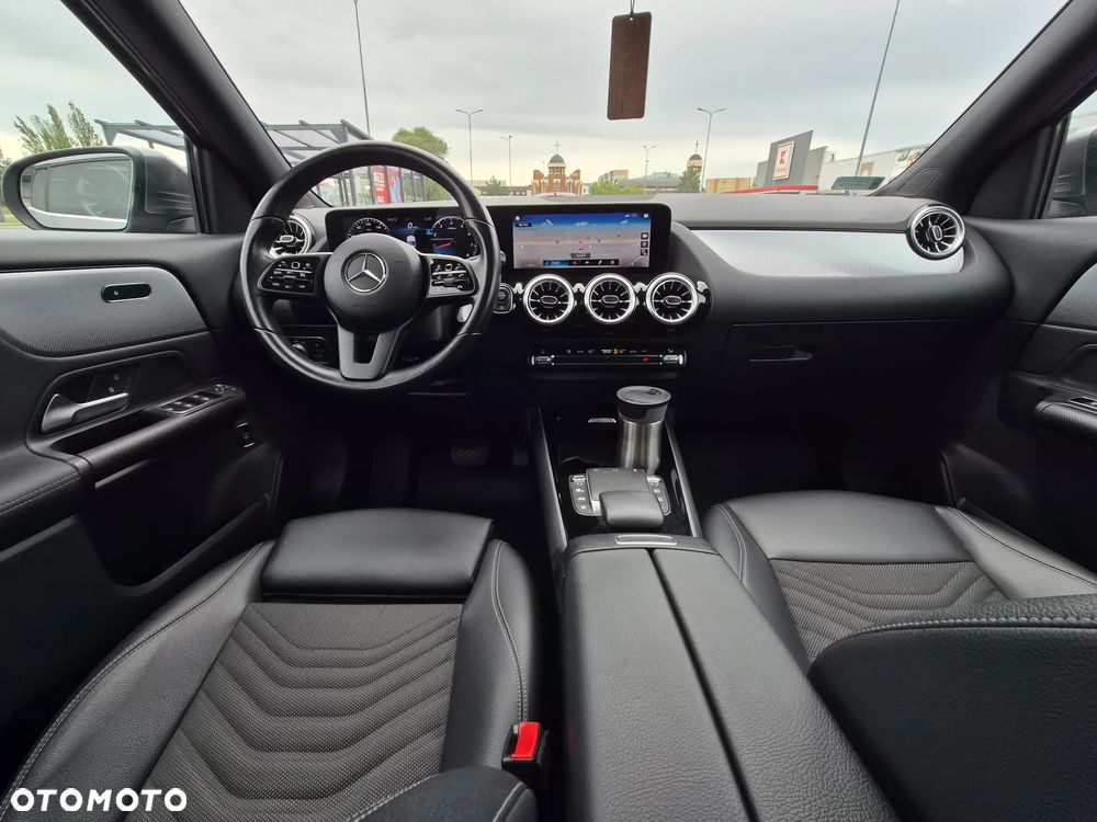 Mercedes-Benz GLA 200 Business Edition - 12