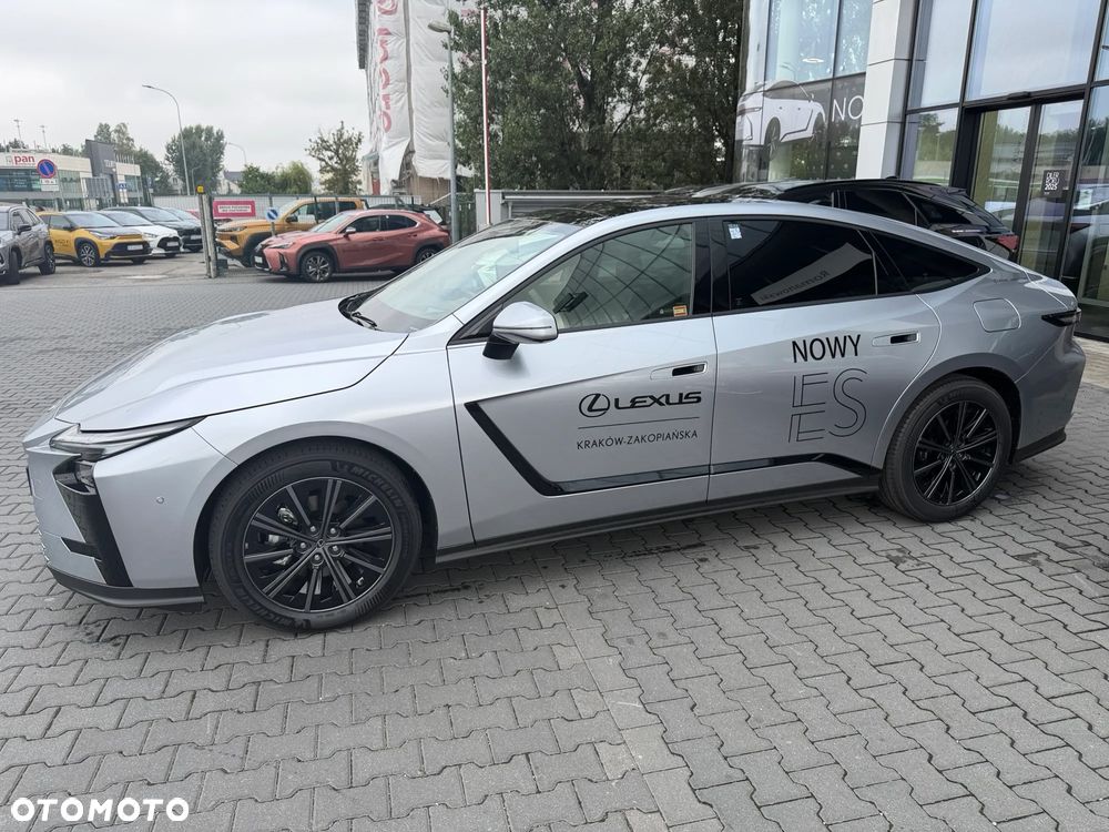 Lexus ES - 5