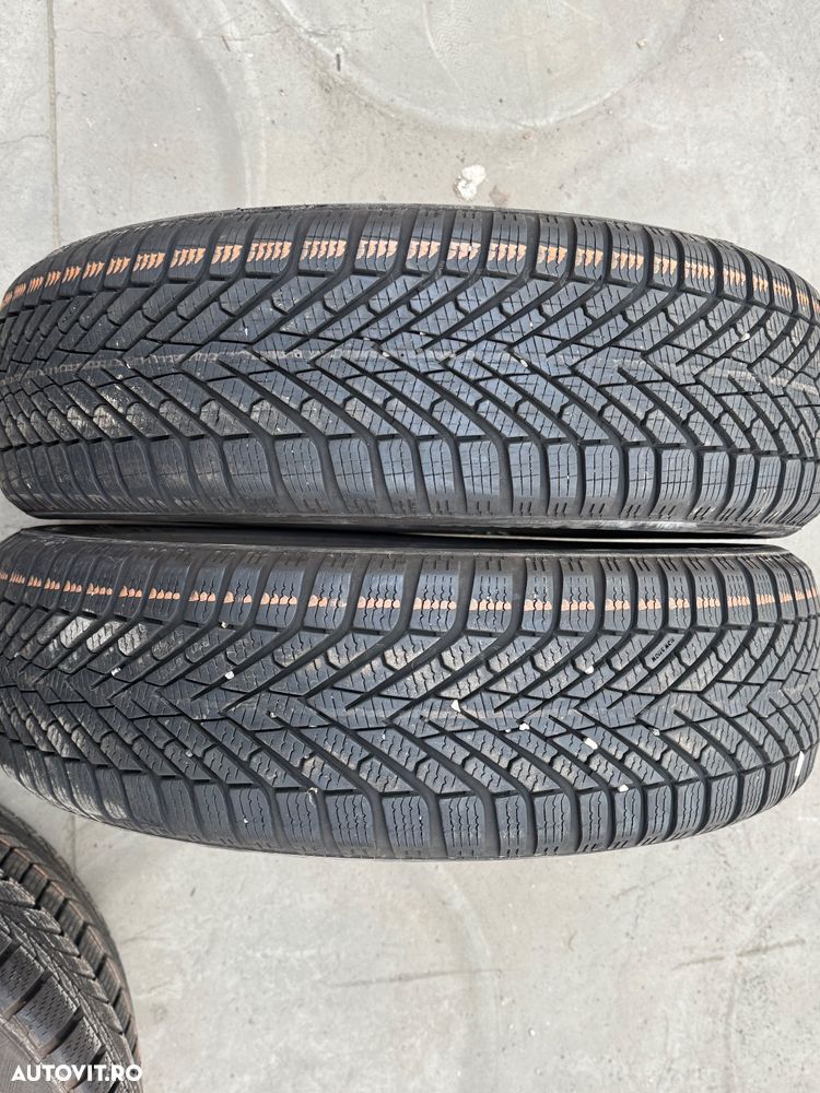 Vând 2 anvelope 195/55/20 Pirelli de iarnă ca noi - 1
