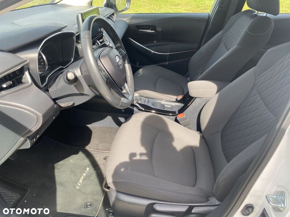Toyota Corolla - 11