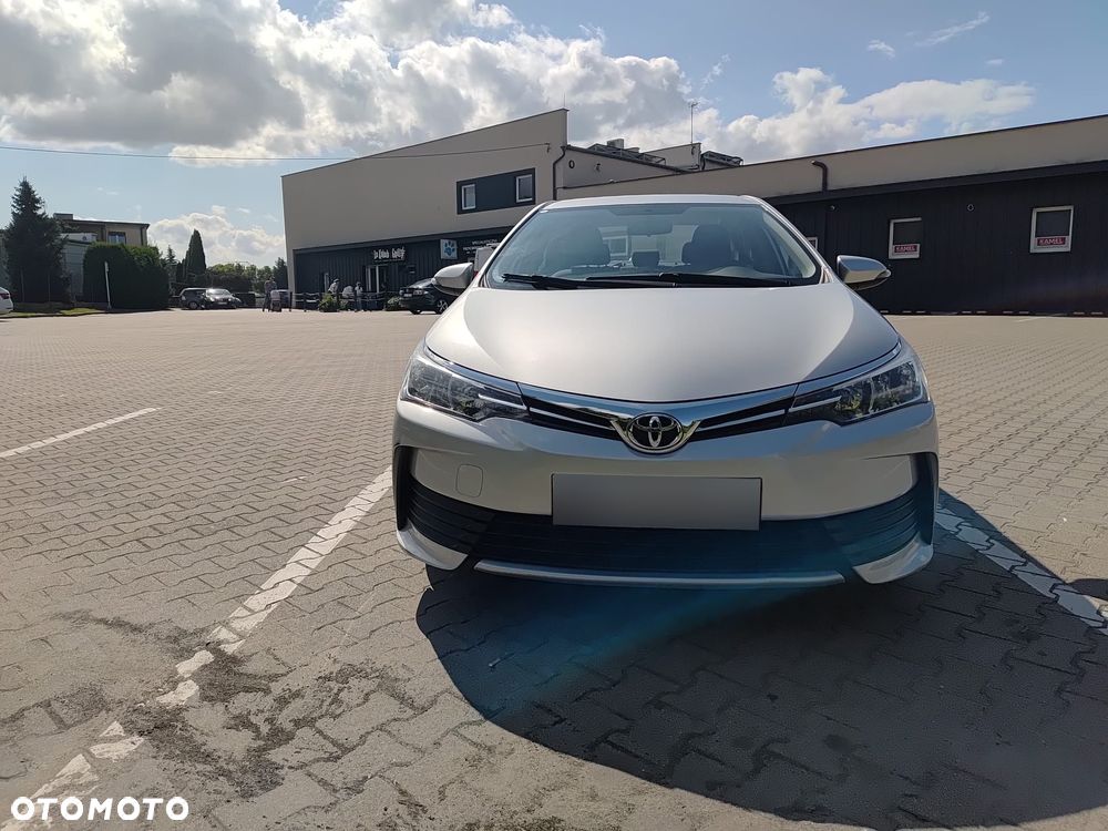 Toyota Corolla - 1