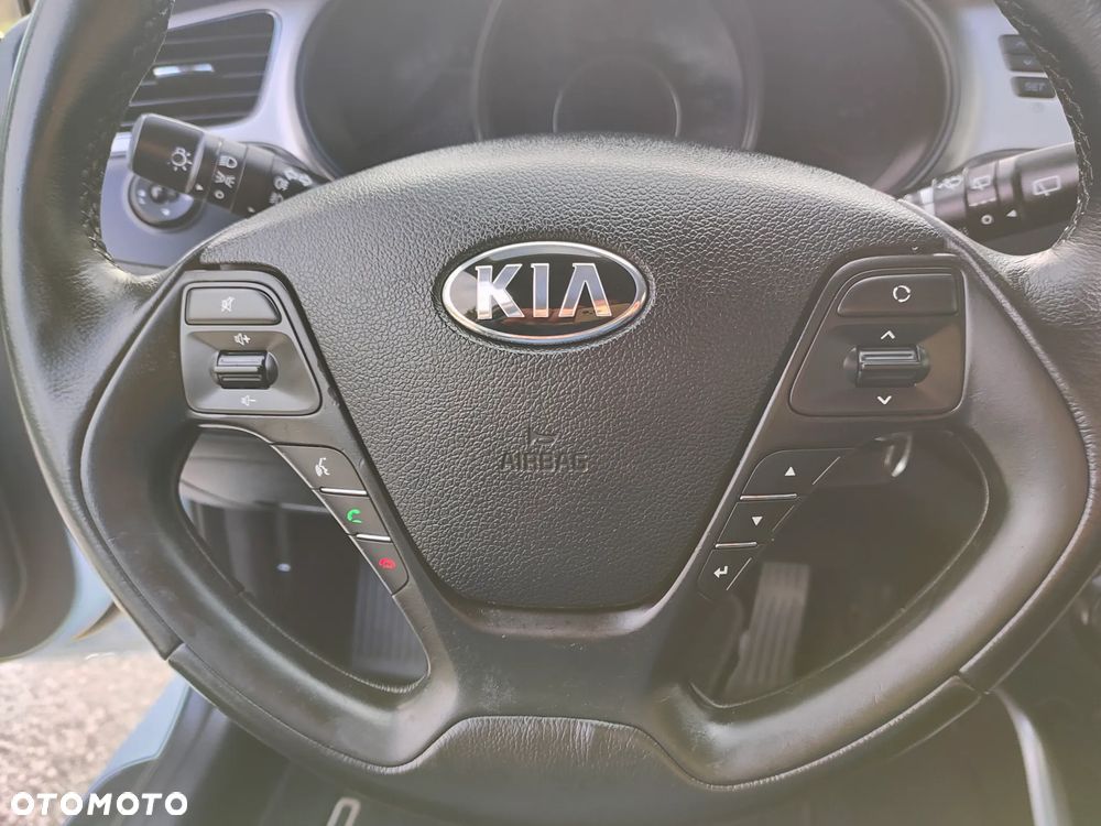 Kia Ceed - 16