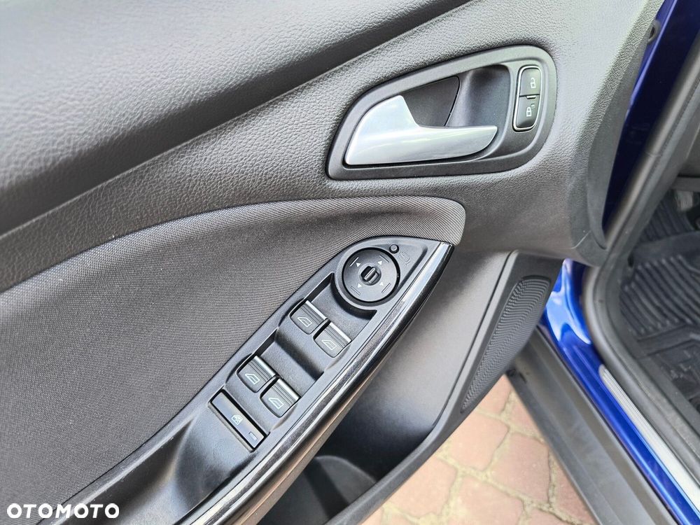 Ford Focus - 33