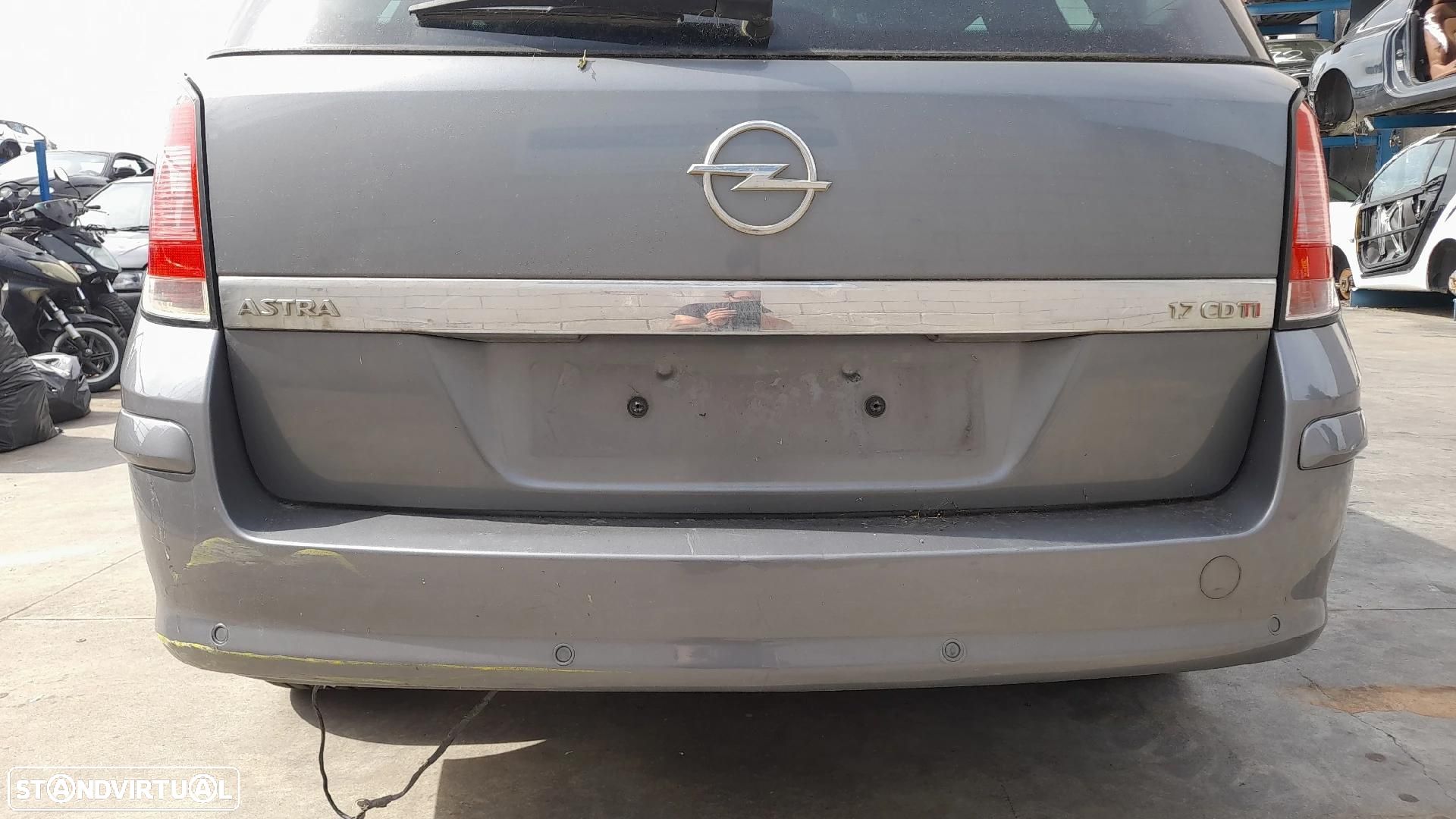 Pára-choques trás OPEL Astra H Caravan (L35) - 1