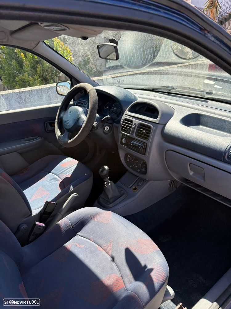 Renault Clio 1.9 D RN - 4