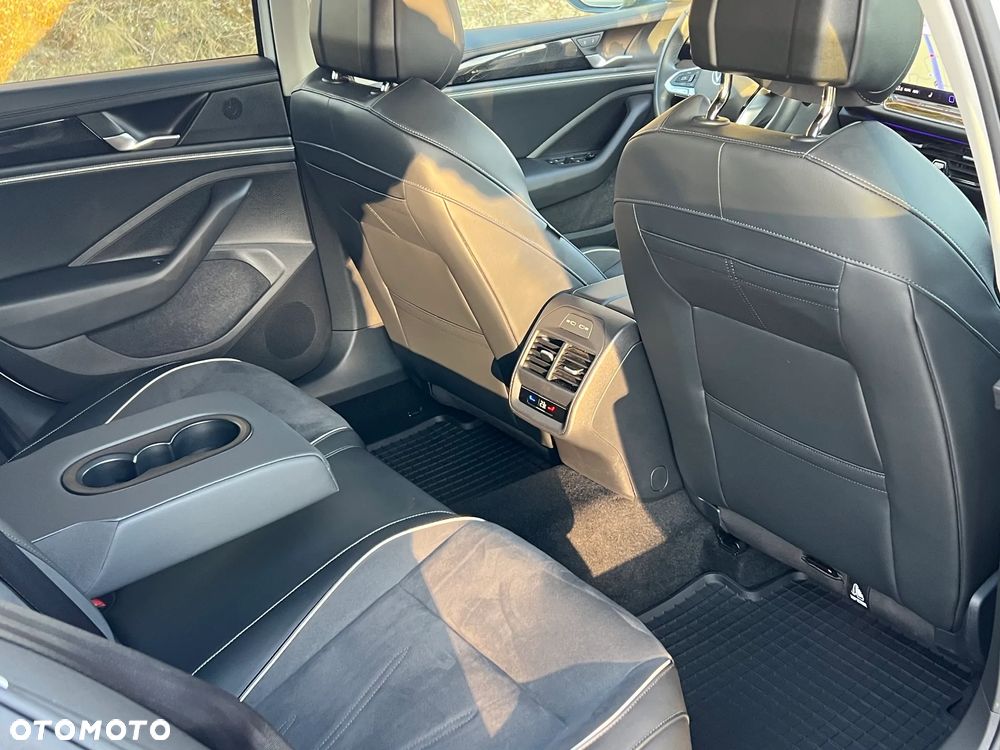 Volkswagen Passat - 24