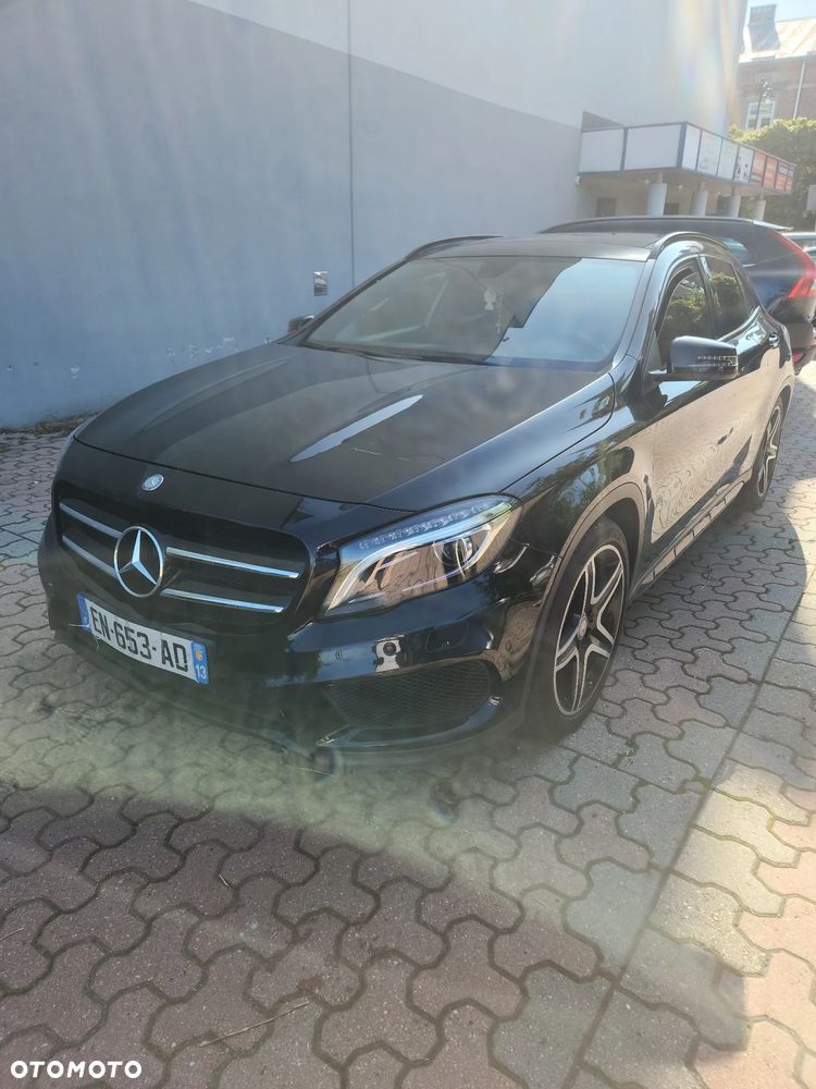 Mercedes-Benz GLA 200 (CDI) d 4Matic 7G-DCT AMG Line - 2