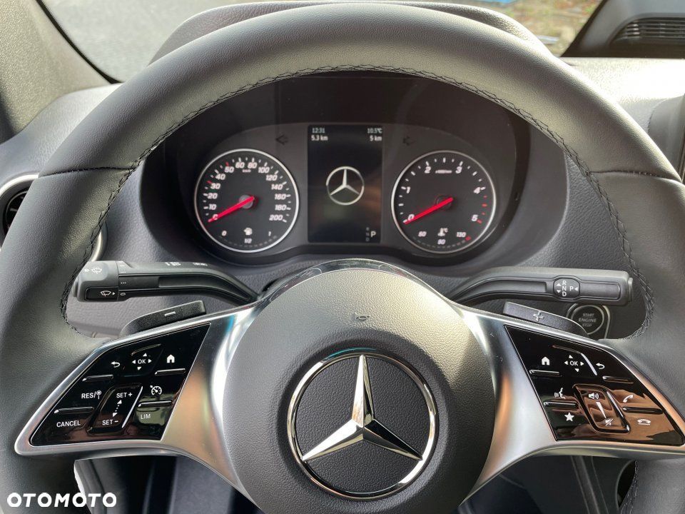 Mercedes-Benz Sprinter - 15