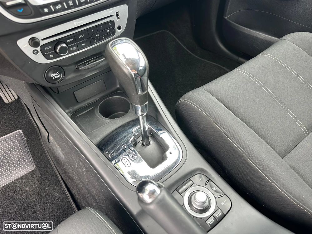 Renault Mégane Sport Tourer dCi 110 FAP EDC BOSE Edition - 26