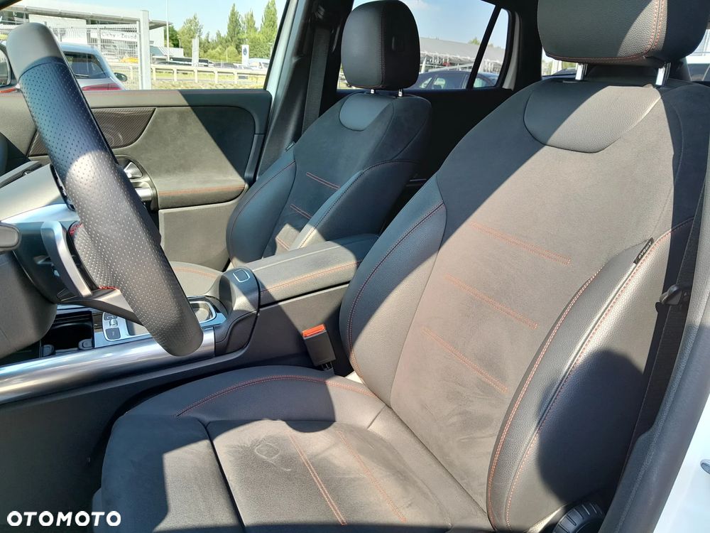 Mercedes-Benz GLA 200 AMG Line - 9