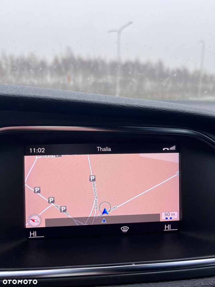 Volvo V40 D2 Drive-E R-Design Momentum - 17