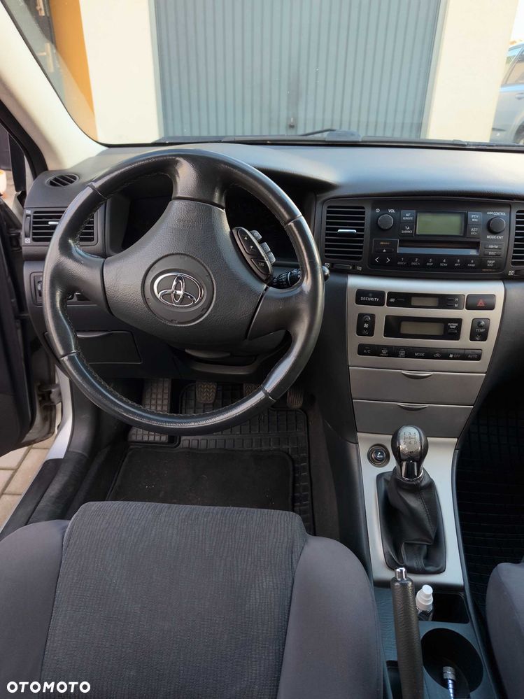 Toyota Corolla - 6