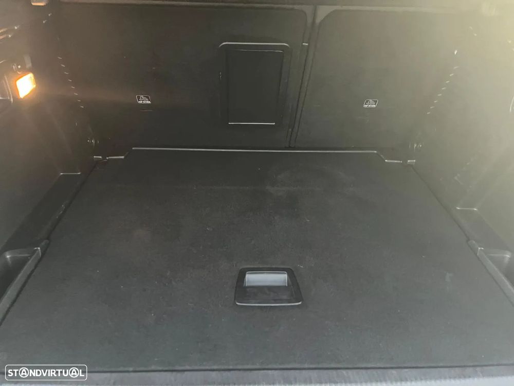 Peugeot 3008 1.5 BlueHDi Allure EAT8 - 41
