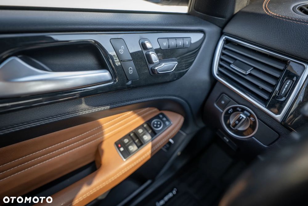 Mercedes-Benz GLE 400 4Matic 7G-TRONIC AMG Line - 22