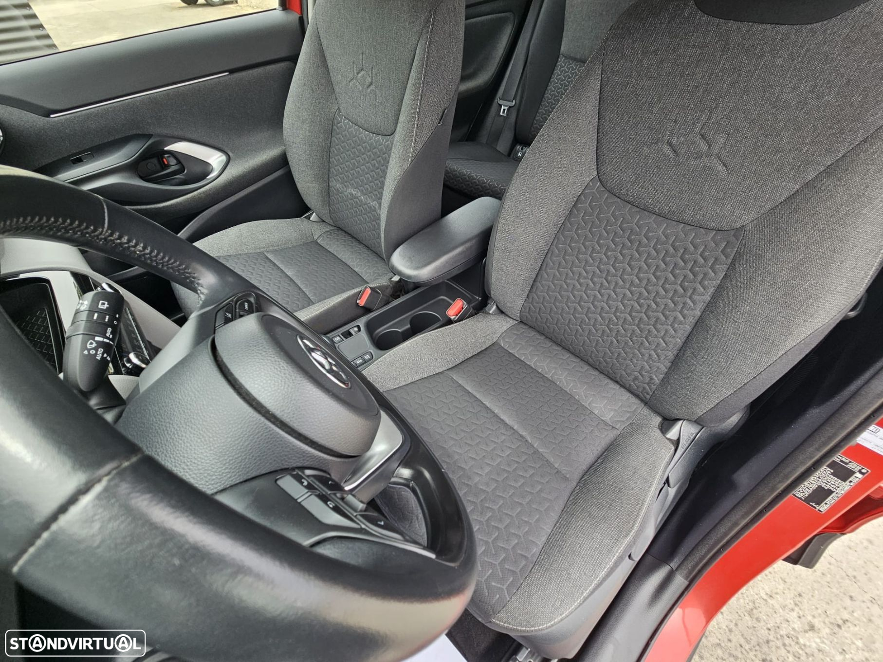 Toyota Yaris Cross 1.5 HDF Comfort Plus - 19