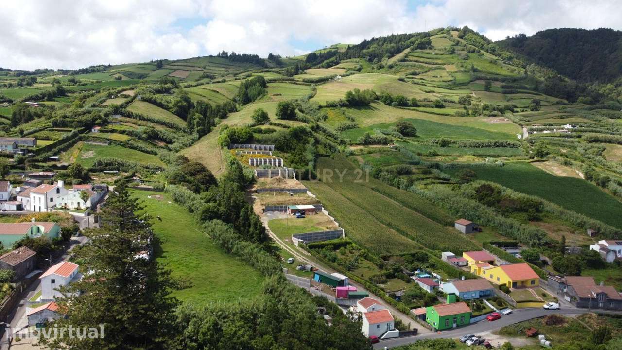 Terreno com 6.680 m² para construção de moradia e criação de uma quint - Grande imagem: 3/5